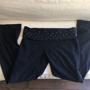 Black yoga pants with sparkles on waist.vintage L